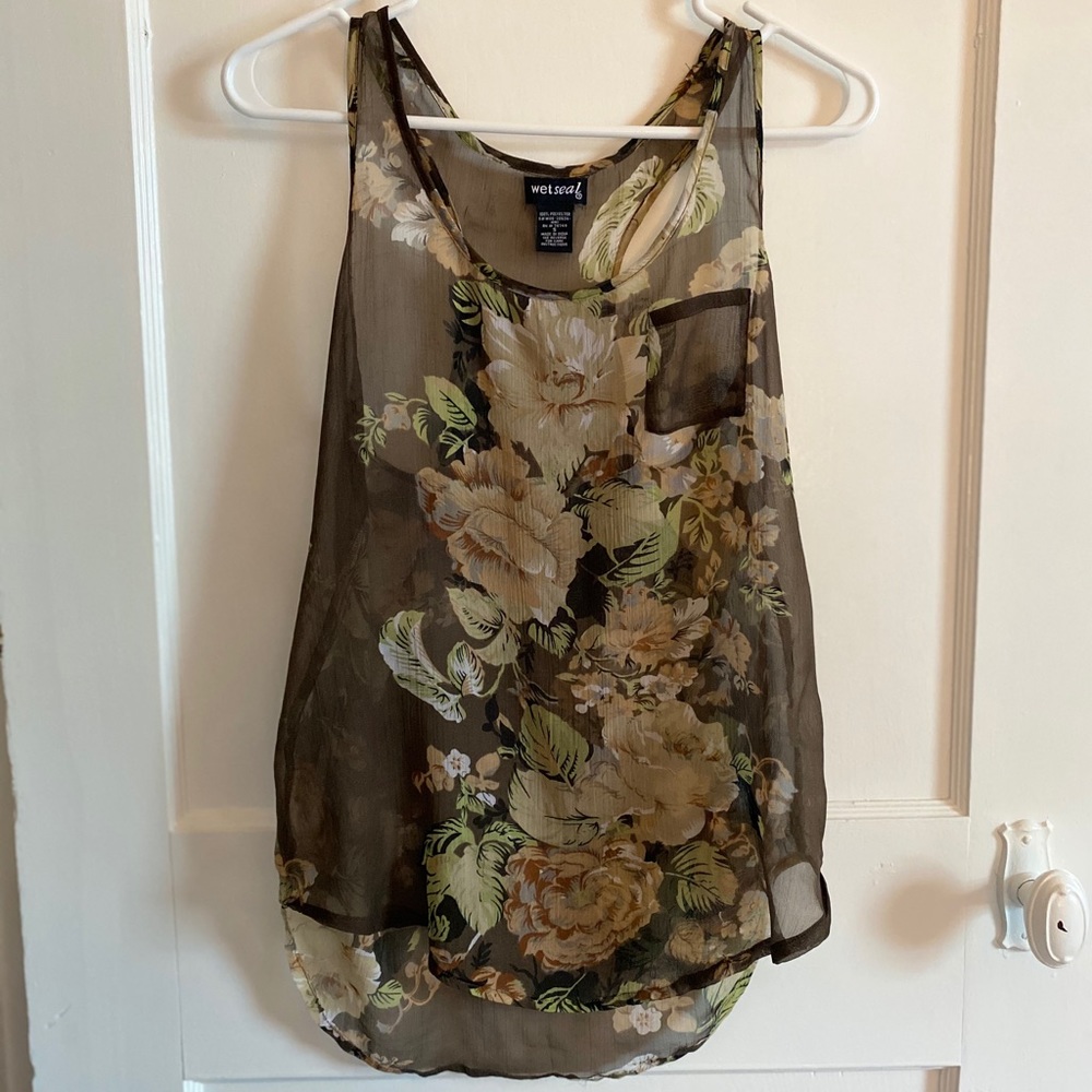Floral Lightweight Sleeveless Blouse